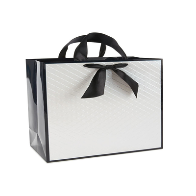 Beli Silk Ribbon Printed Paper Carrier Bags 110 * 50 * 190mm Tas Hadiah Polos ODM online manufacture