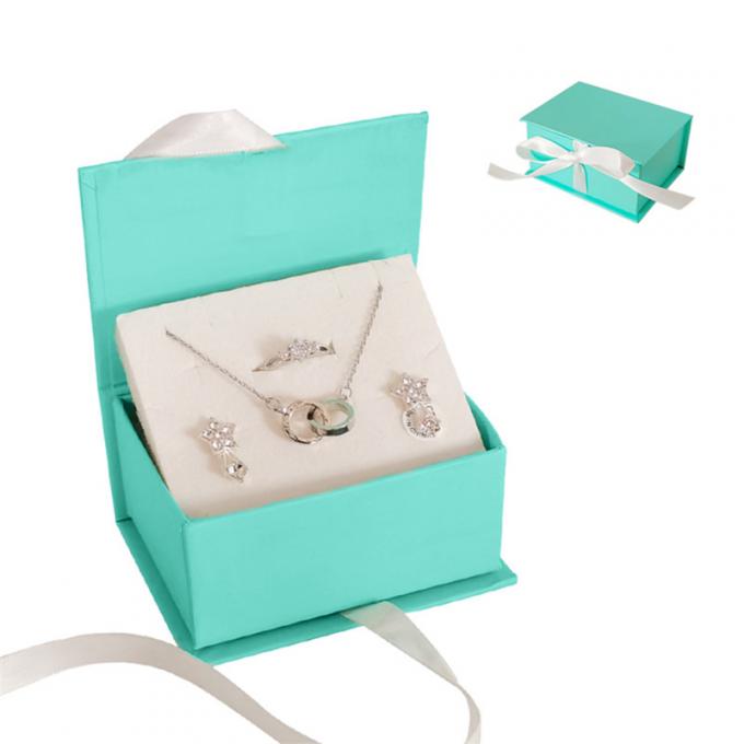 Garment 4C Jewellery Packaging Magnetic Closure Rigid Boxes Offset Printing 0