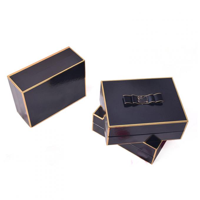 Spot UV Cosmetic Gift Box Packaging 2mm Black Gold Paper Boxes 1